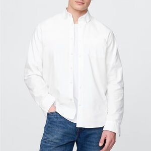 GAP men’s Oxford white button down